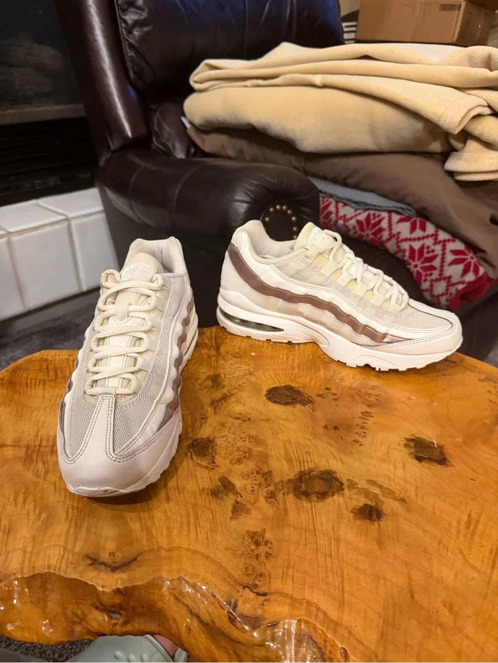 Nike Air Max 95 GS Bone Rose Gold 310830-015 Size 7Y / Women 8.5 / Men 7